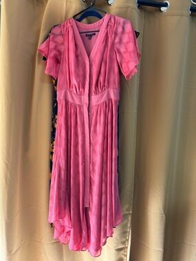 Flutter Sleeve High-Low Dress in Pink by Forever 21